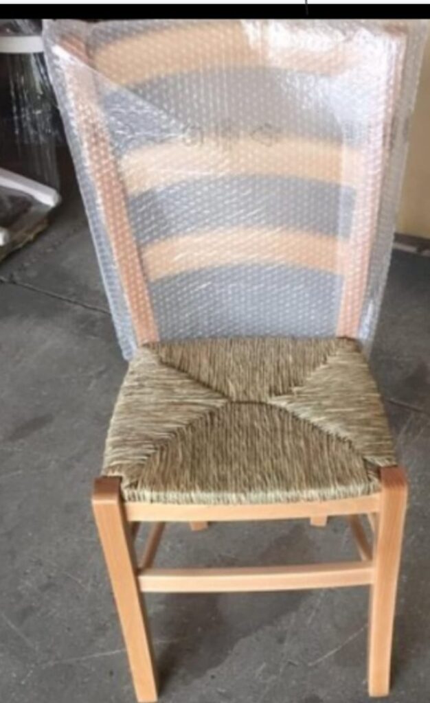 Sedia Paesana Paglia GrezzaDimensioni• Altezza totale: 88 cm• Altezza seduta: 45 cm• Larghezza: 45 cm• Profondità: 45 cm